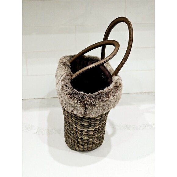 Bath & Body Works Brown Woven Tote Large Basket Handbag Purse Faux Fur Trim - Picture 2 of 6
